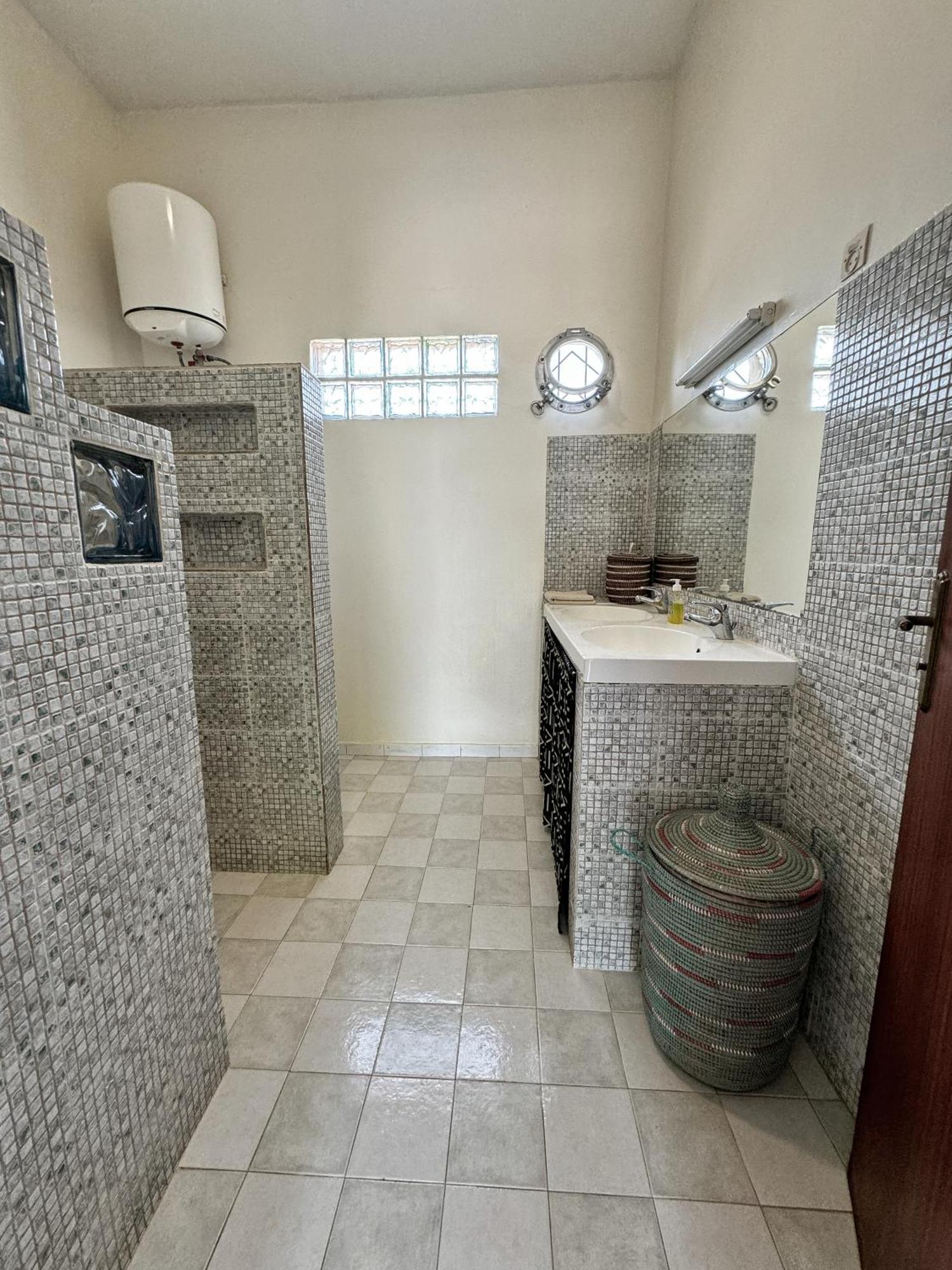 Готель Kayzen House Ngaparou Номер фото